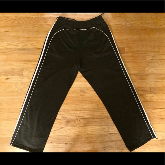 Adidas jogging pants - Picture 2 of 4